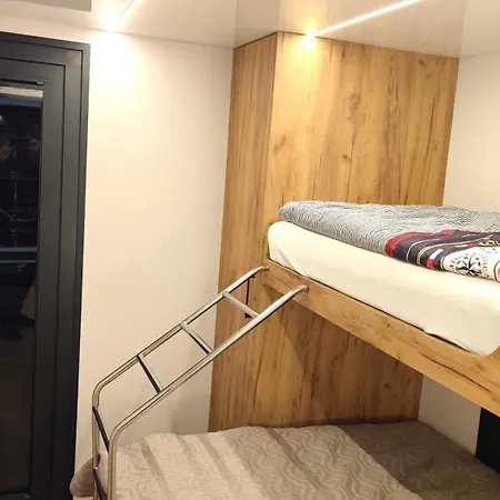 Houseboat Water King Plywajacy Dom Na Wodzie Lodz Hausboot 7 Os Ботель