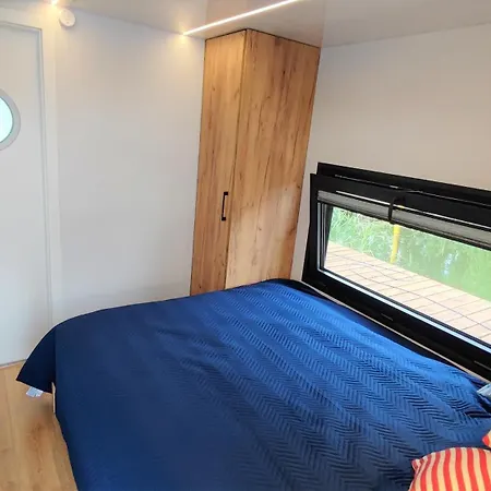 Botel Houseboat Water King Plywajacy Dom Na Wodzie Lodz Hausboot 7 Os *