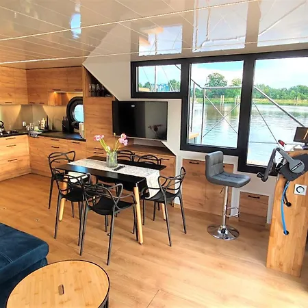 Houseboat Water King Plywajacy Dom Na Wodzie Lodz Hausboot 7 Os Uraz (Trzebnica)