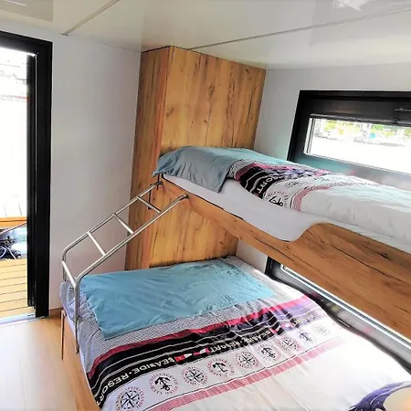 Botel Houseboat Water King Plywajacy Dom Na Wodzie Lodz Hausboot 7 Os Uraz (Trzebnica)