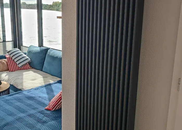 Botel Houseboat Water King Plywajacy Dom Na Wodzie Lodz Hausboot 7 Os