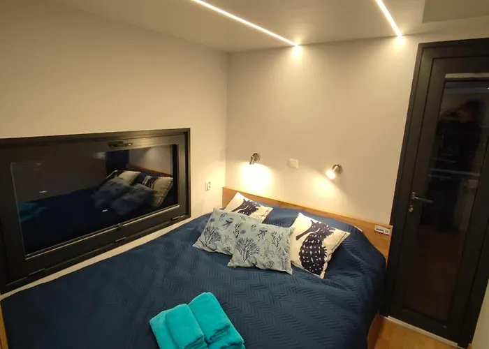 Botel Houseboat Water King Plywajacy Dom Na Wodzie Lodz Hausboot 7 Os *