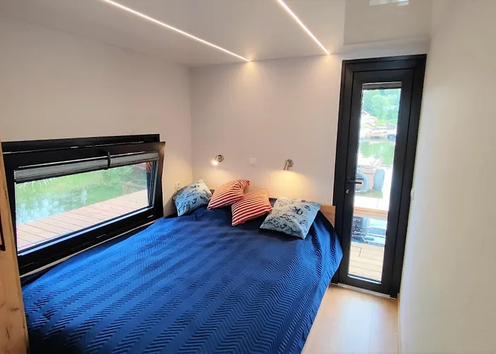 Botel Houseboat Water King Plywajacy Dom Na Wodzie Lodz Hausboot 7 Os *